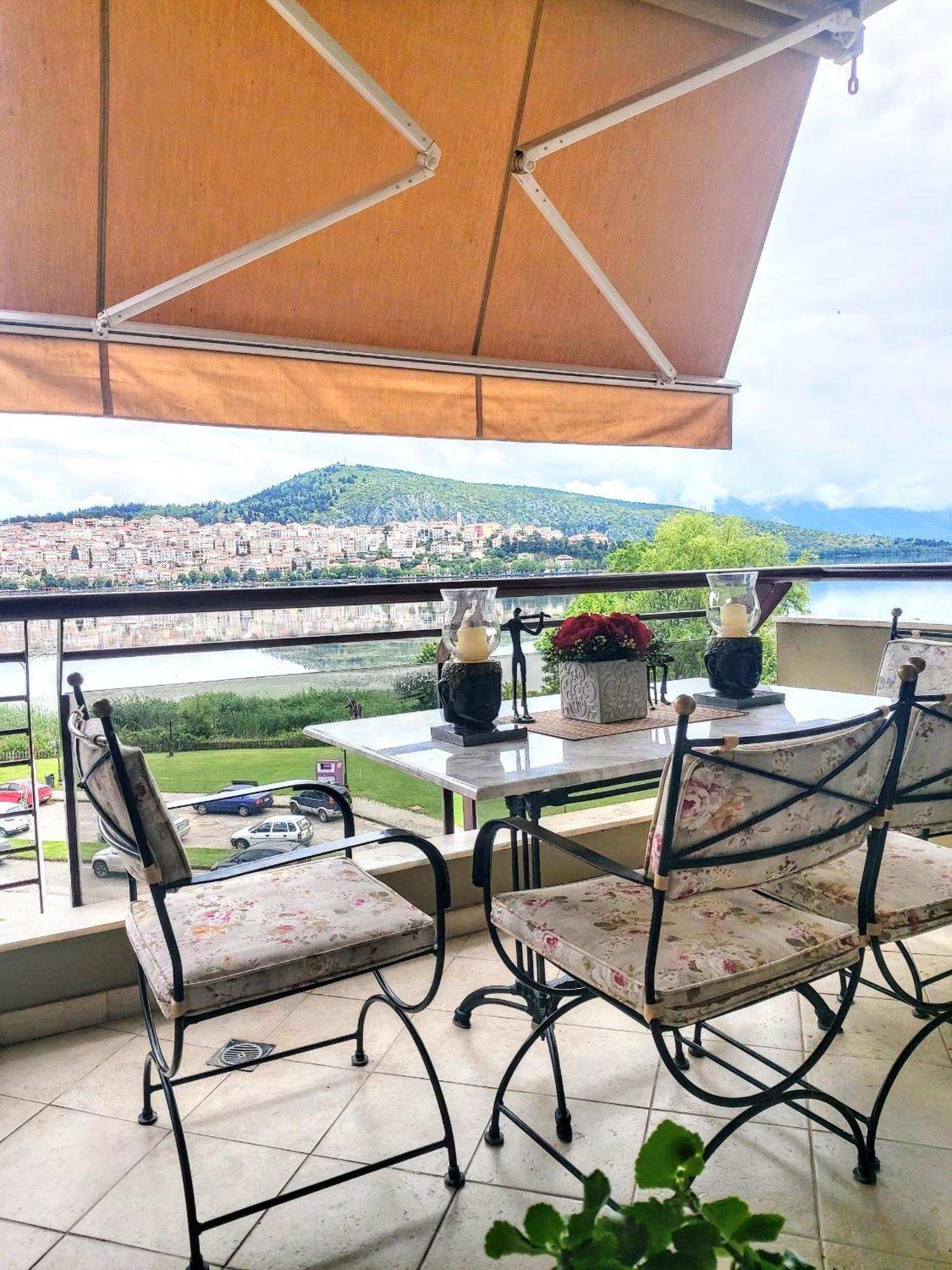 Classic Apartment With Beautiful View كاستوريا المظهر الخارجي الصورة