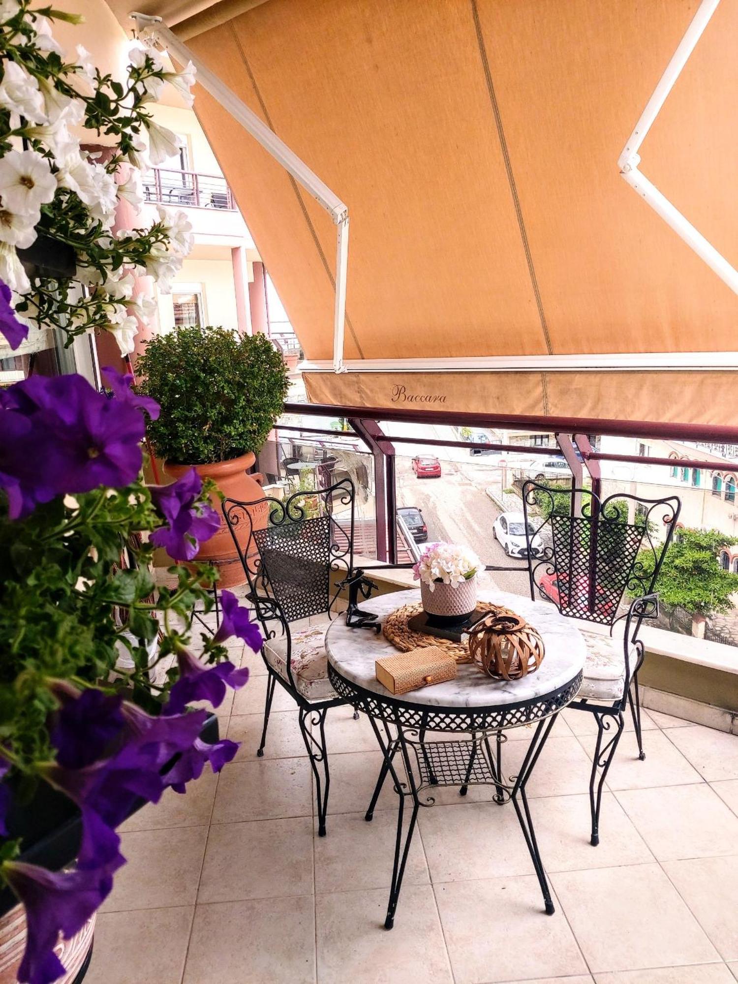 Classic Apartment With Beautiful View كاستوريا المظهر الخارجي الصورة