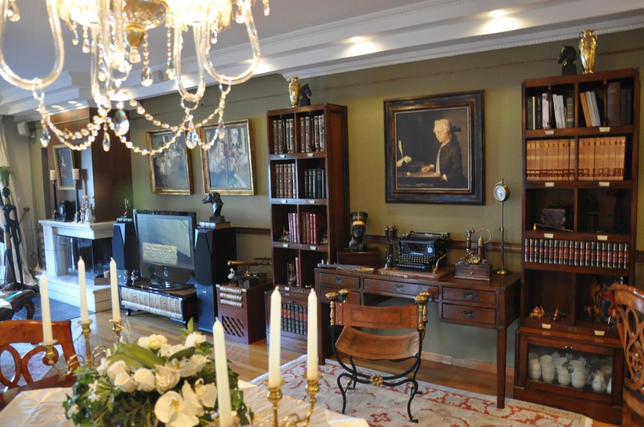 Classic Apartment With Beautiful View كاستوريا المظهر الخارجي الصورة